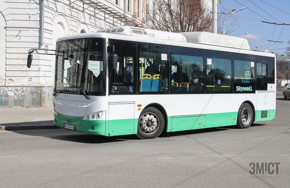 У Полтаві презентували новий вид громадського транспорту - сучасний електробус